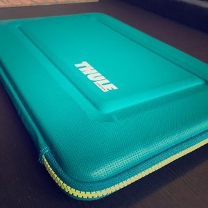 Thule 13’ Laptop sleeve